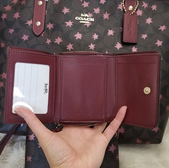 🚫SOLD🚫NWT COACH 3 PC SET IN STAR PRINT - Picture 7 of 8